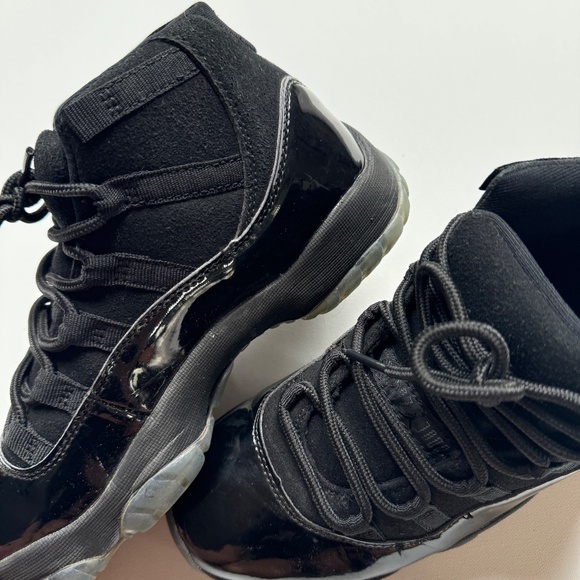 Jordan 11 Retro Cap and Gown All Black Sneakers Shoes Size 7Y - Picture 14 of 16